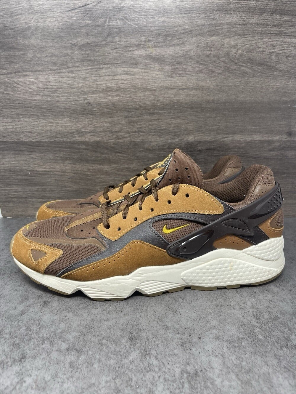 Nike Air Huarache Runner Cacao Wow Size 13 Mens Brown Tan Sneakers DZ3306-201